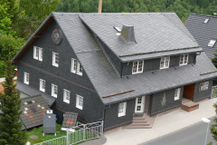 Schieferdach Höhn Altdeutsche Deckung Wangenkehle